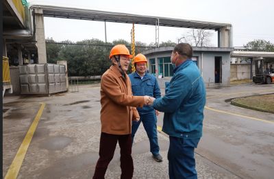 鼓干劲、送祝福 向坚守在岗位的k8凯发天生赢家奋斗者致敬