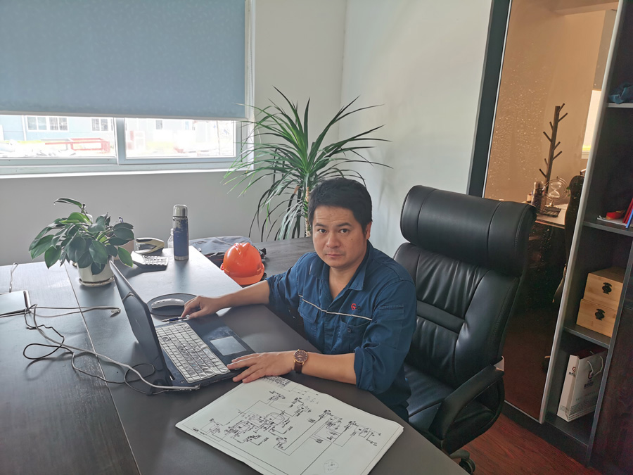 2022年度k8凯发天生赢家医药金穗奋斗者——邱财运