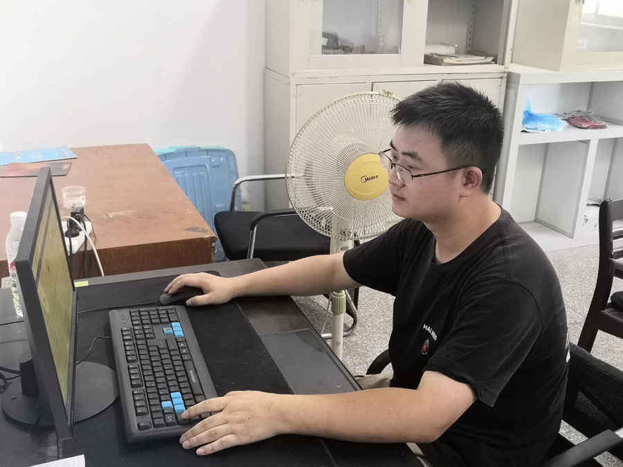 2022年度k8凯发天生赢家医药优秀科技奋斗者——雷智斌